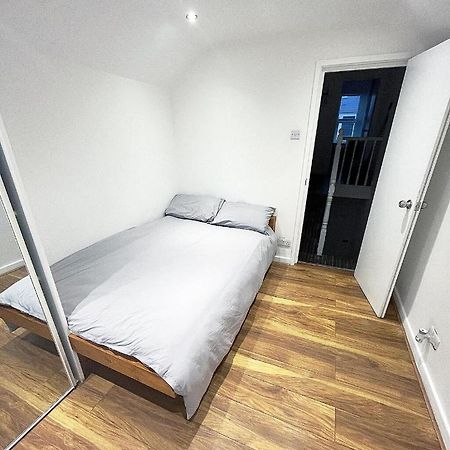 Ak Serviced Apartments - Exclusive Two-Bedroom Apartment Cardiff Extérieur photo