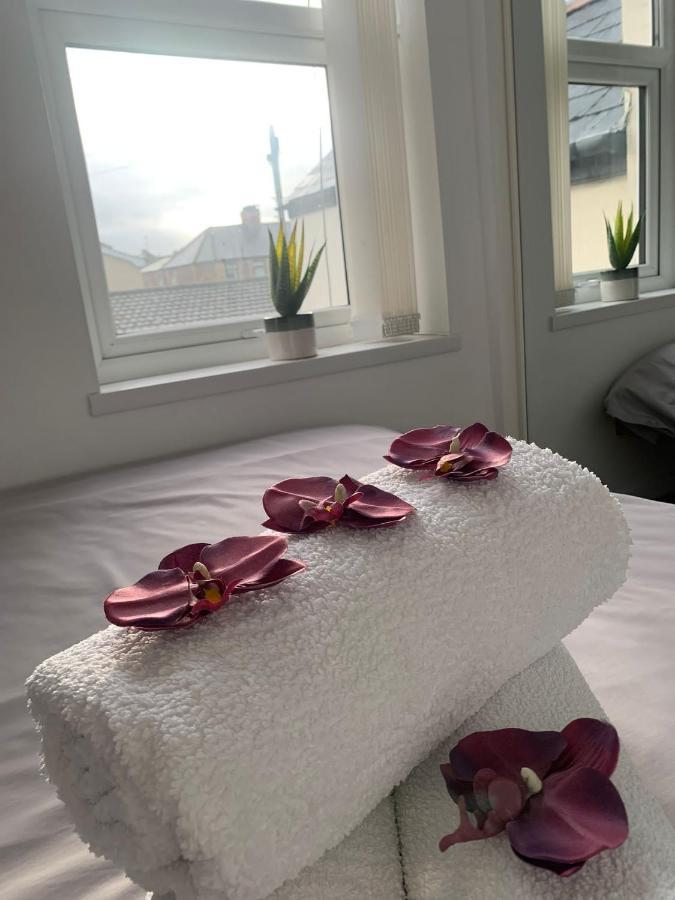 Ak Serviced Apartments - Exclusive Two-Bedroom Apartment Cardiff Extérieur photo