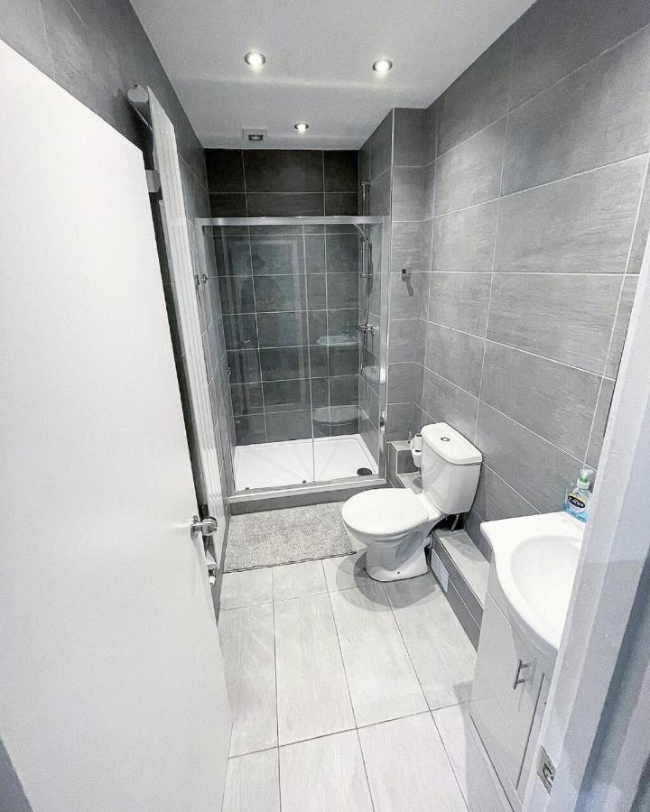 Ak Serviced Apartments - Exclusive Two-Bedroom Apartment Cardiff Extérieur photo