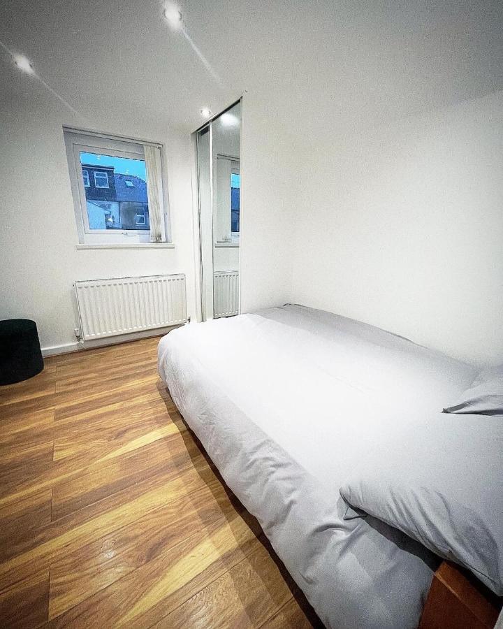 Ak Serviced Apartments - Exclusive Two-Bedroom Apartment Cardiff Extérieur photo